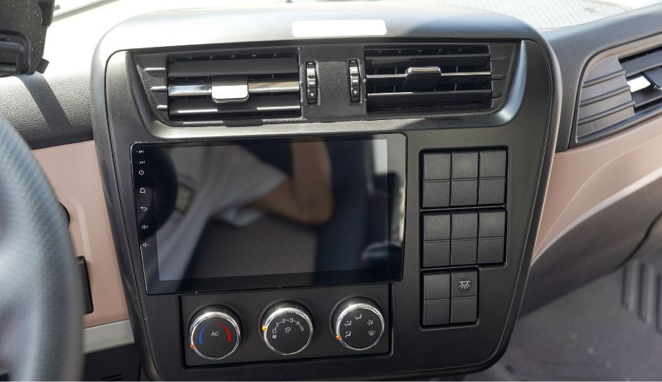 Tiện ích trên xe tải Dongfeng X3 8 tấn