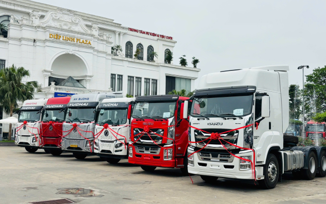 Cận cảnh dàn xe đầu kéo tham gia ngày hội xe Fooc Bắc Trung Nam 2025
