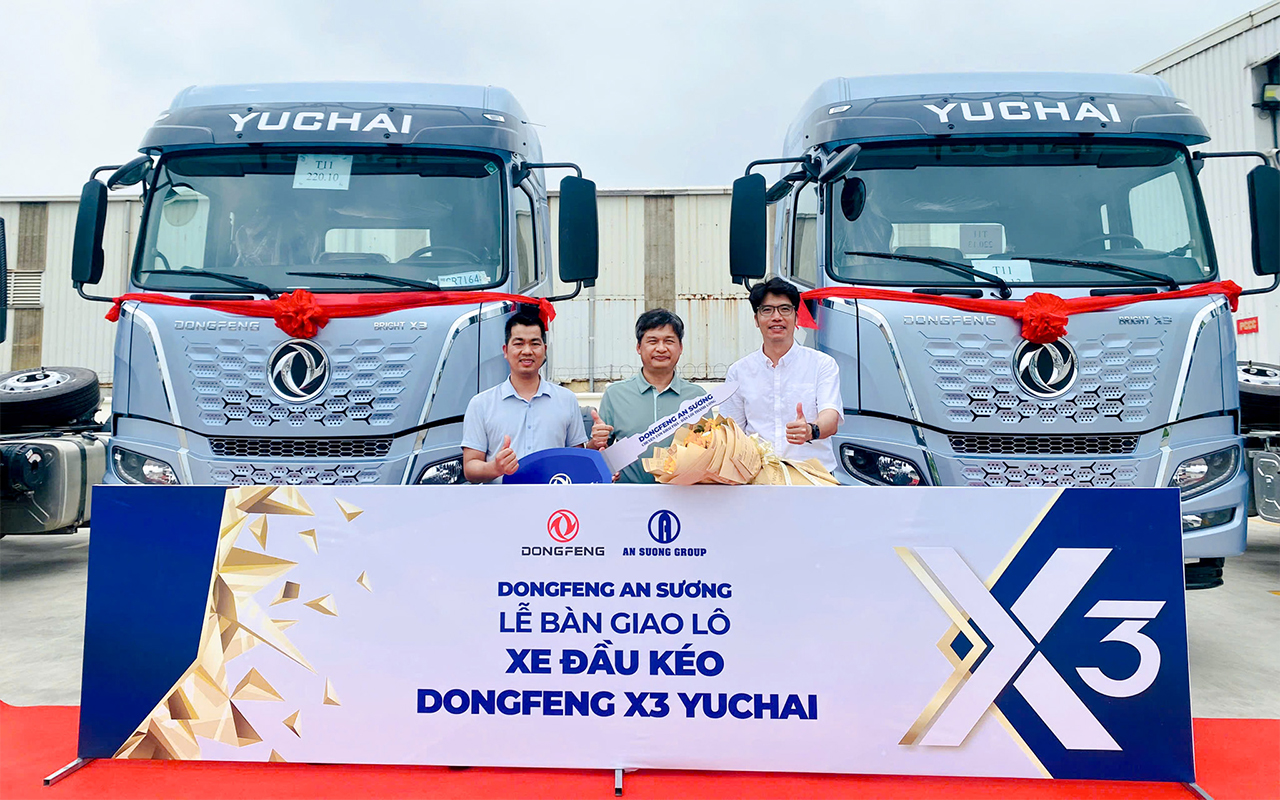 Đại diện Dongfeng An Sương và Vận Tải Tín Nghĩa