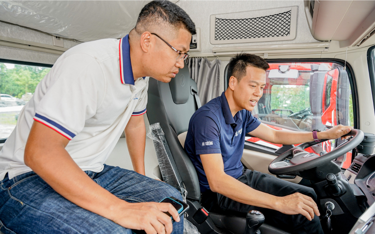 Hướng dẫn khách hàng thao tác sử dụng xe đầu kéo Dongfeng X7